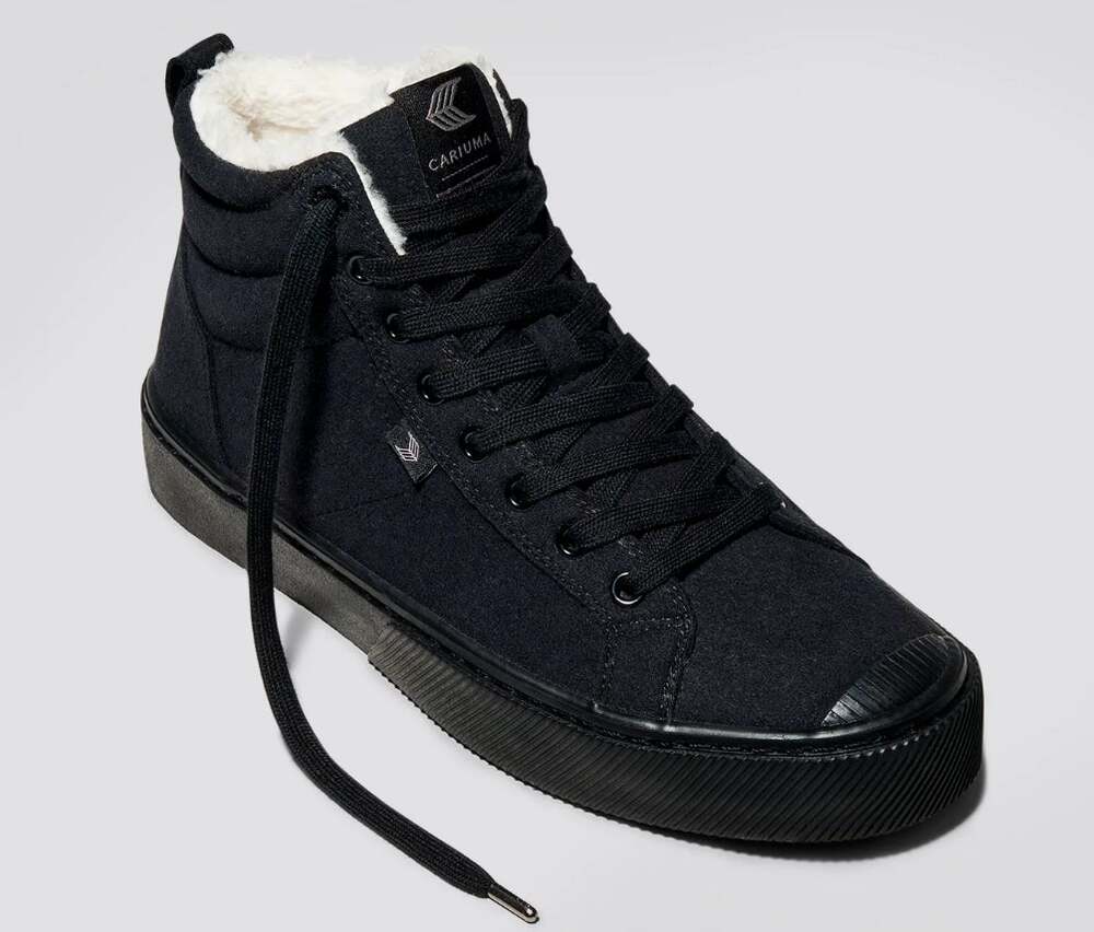 Cariuma Womens OCA Therma High Sneakers Size 6 Black Water Repllent Suede NIB